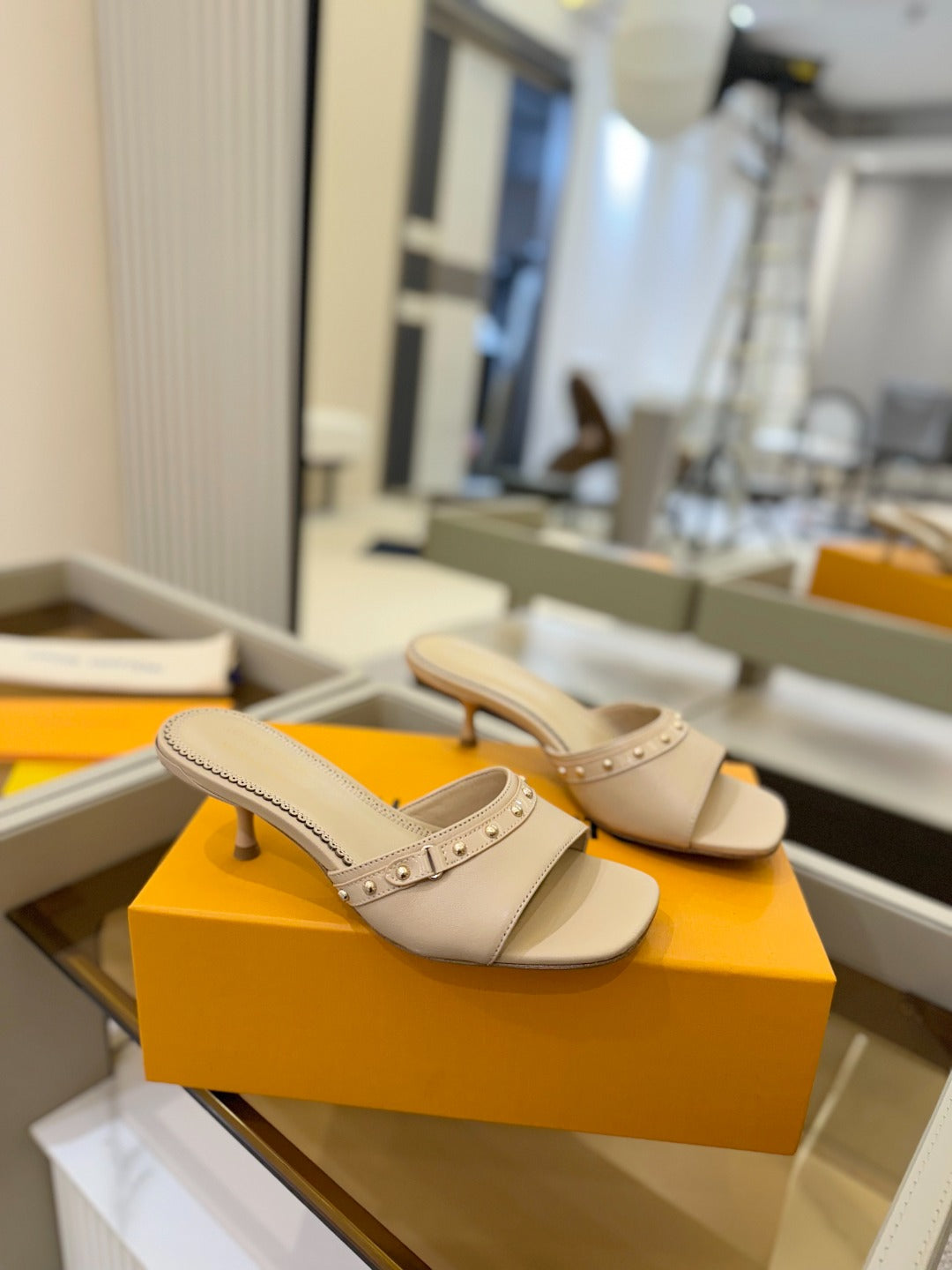 LV X TM 6AM HIGH 4 CM MULE IN LINEN TAN CALFSKIN - 34
