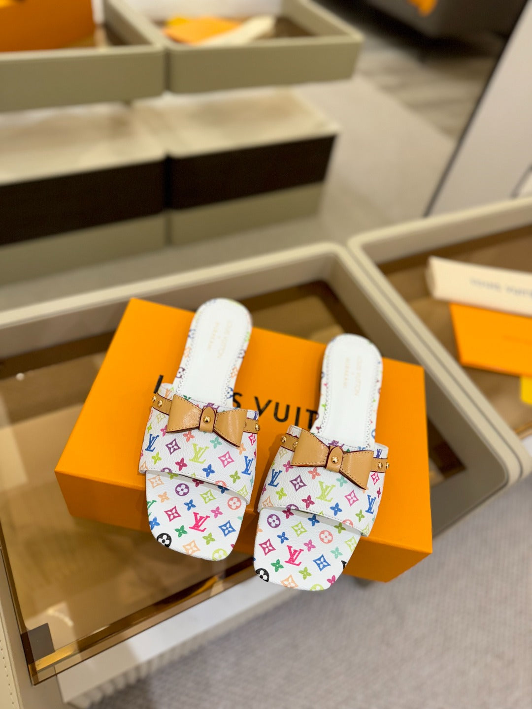 LV X TM 6AM FLAT MULE IN WHITE MONOGRAM CALFSKIN - 34