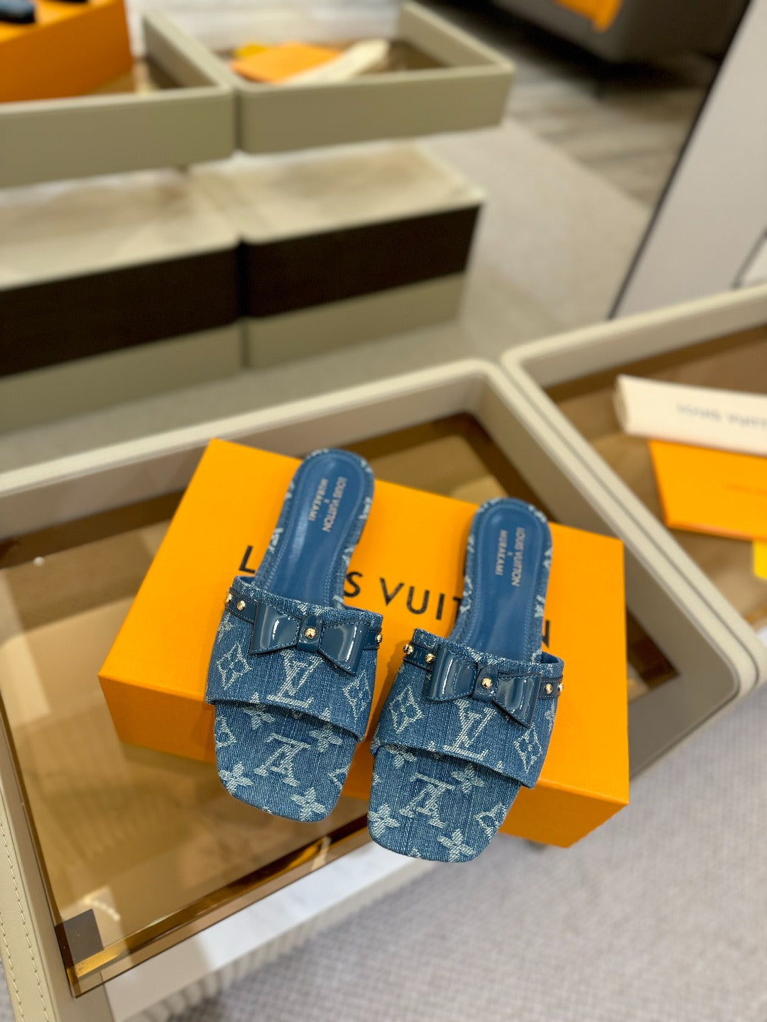 LV X TM 6AM FLAT MULE IN NAVY BLUE MONOGRAM DENIM - 34