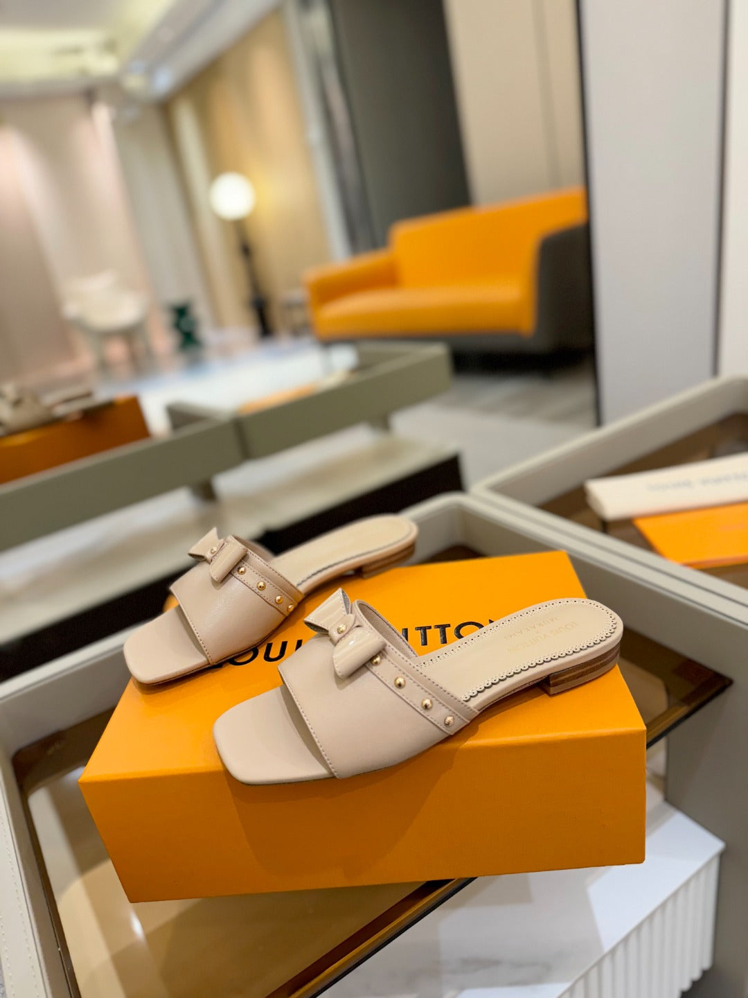 LV X TM 6AM FLAT MULE IN LINEN TAN CALFSKIN - 34