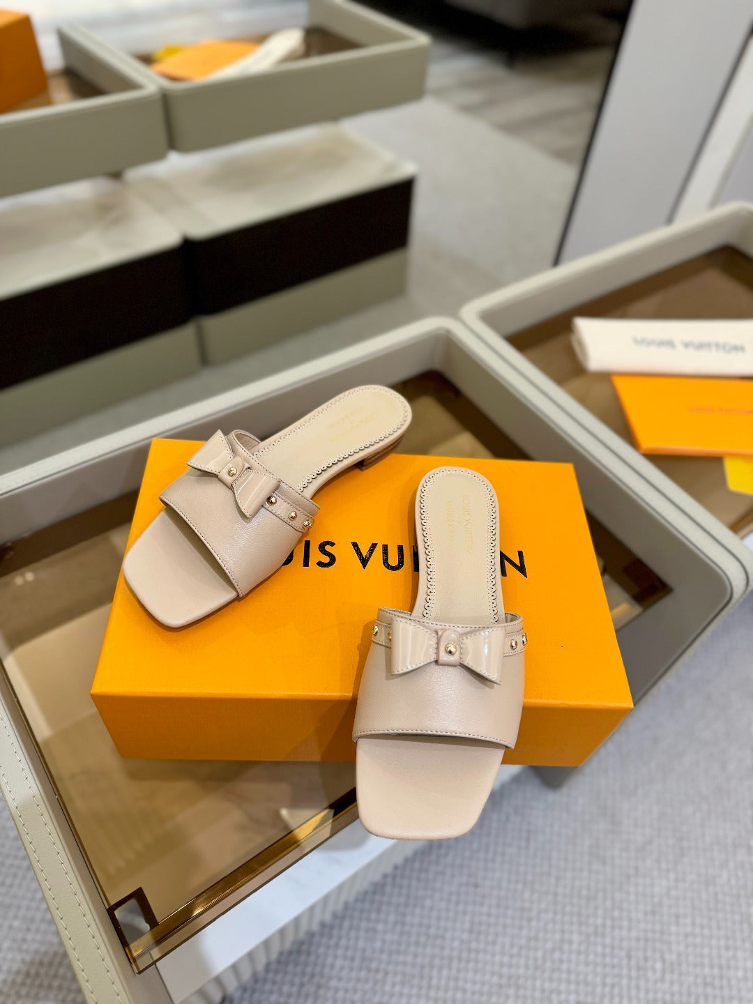 LV X TM 6AM FLAT MULE IN LINEN TAN CALFSKIN - 34