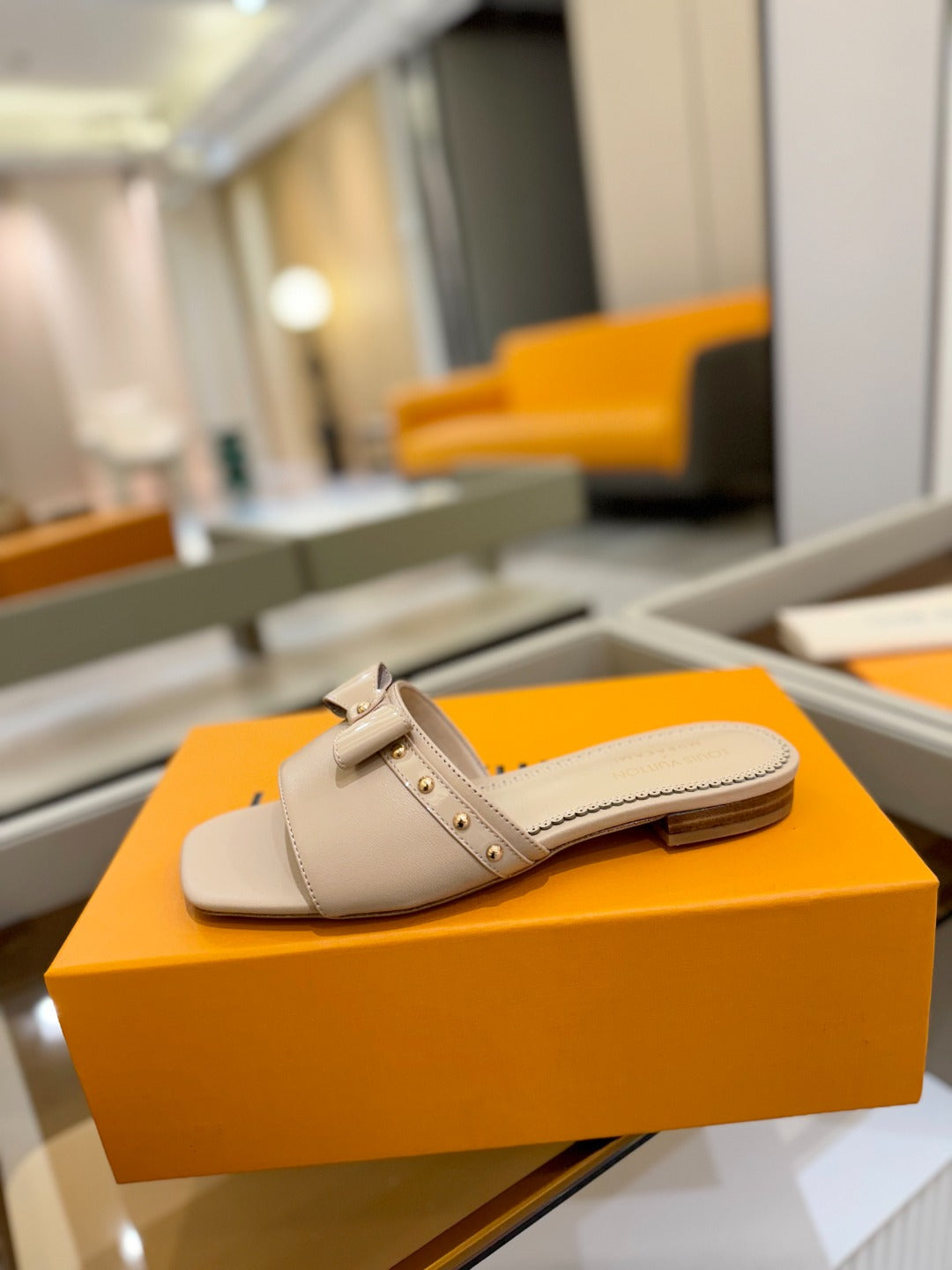 LV X TM 6AM FLAT MULE IN LINEN TAN CALFSKIN - 34