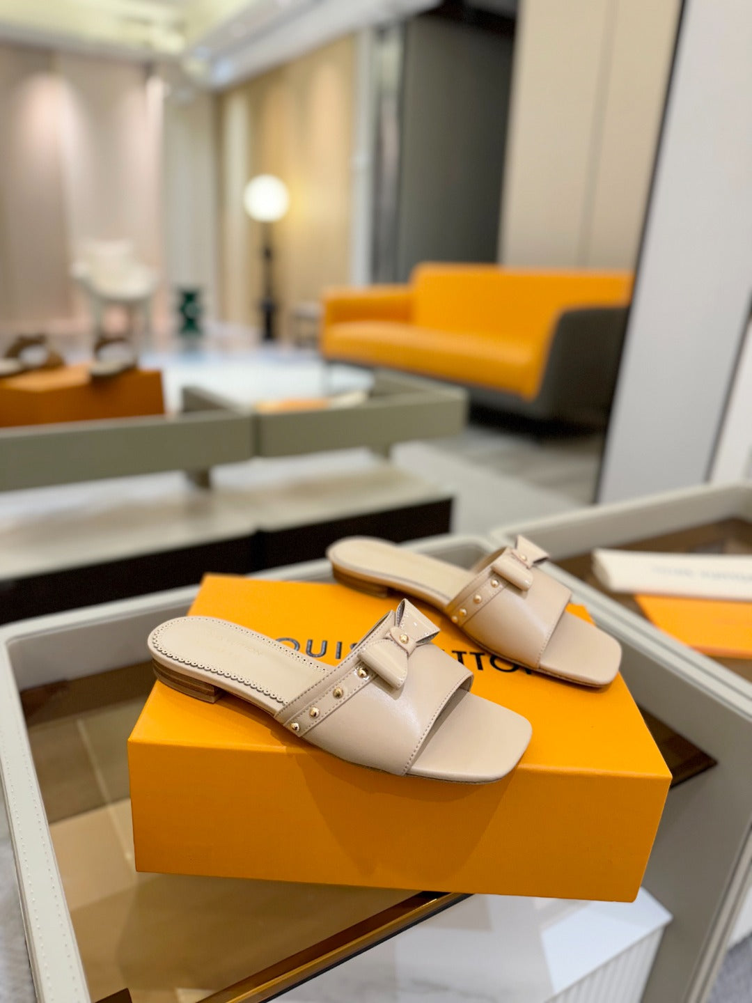 LV X TM 6AM FLAT MULE IN LINEN TAN CALFSKIN - 34