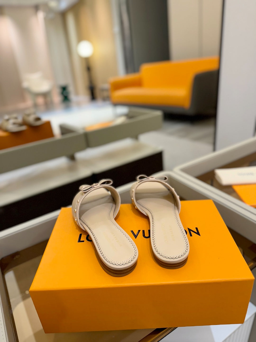 LV X TM 6AM FLAT MULE IN LINEN TAN CALFSKIN - 34