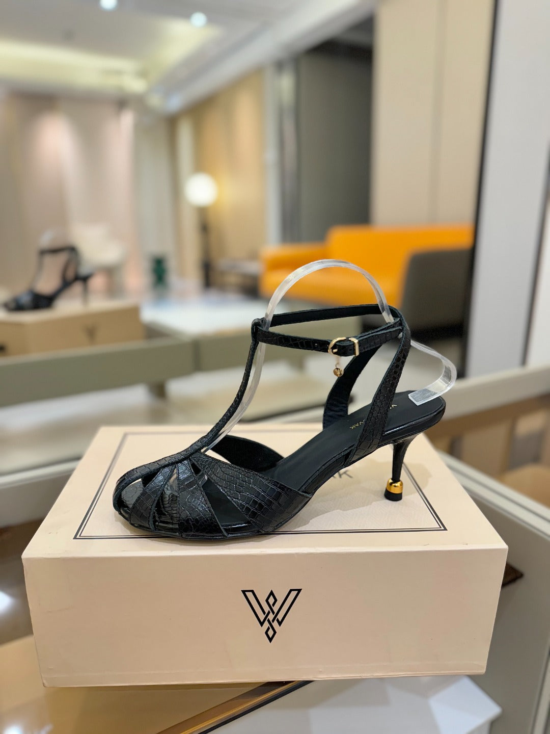 HIGH SANDALS 75 MM IN BLACK CALFSKIN - 34