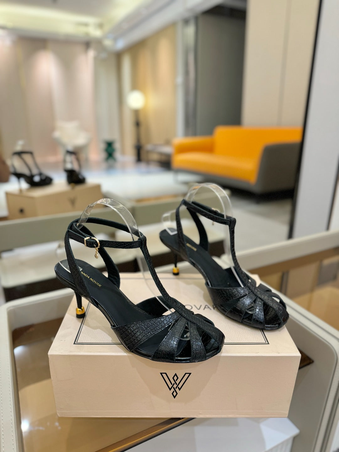 HIGH SANDALS 75 MM IN BLACK CALFSKIN - 34