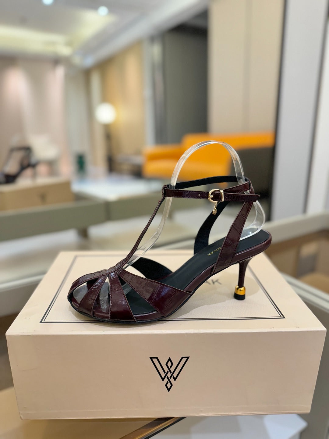 HIGH SANDALS 75 MM IN MAHOGANY RED PATENT CALFSKIN - 34