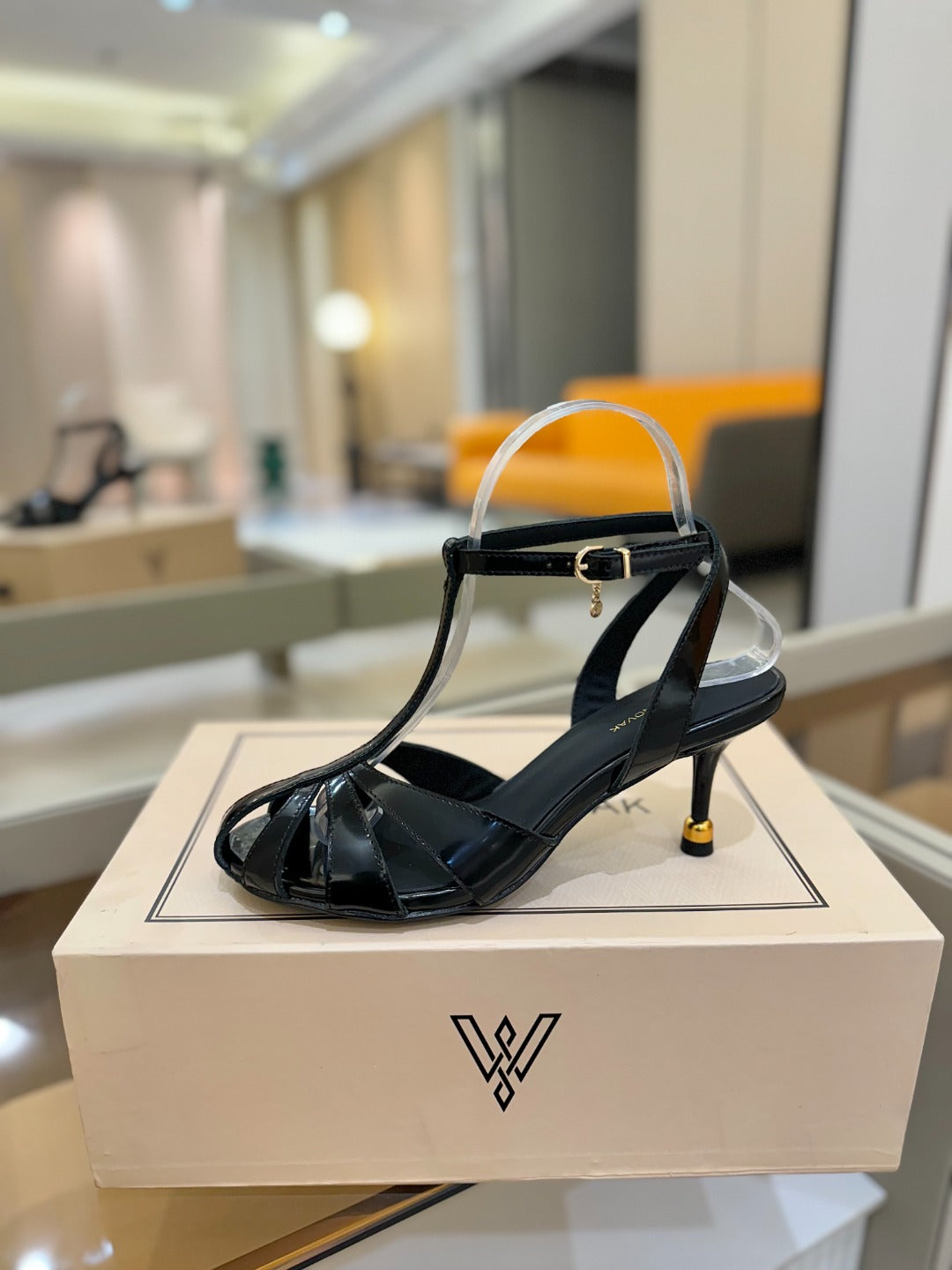 HIGH SANDALS 75 MM IN BLACK PATENT CALFSKIN - 34