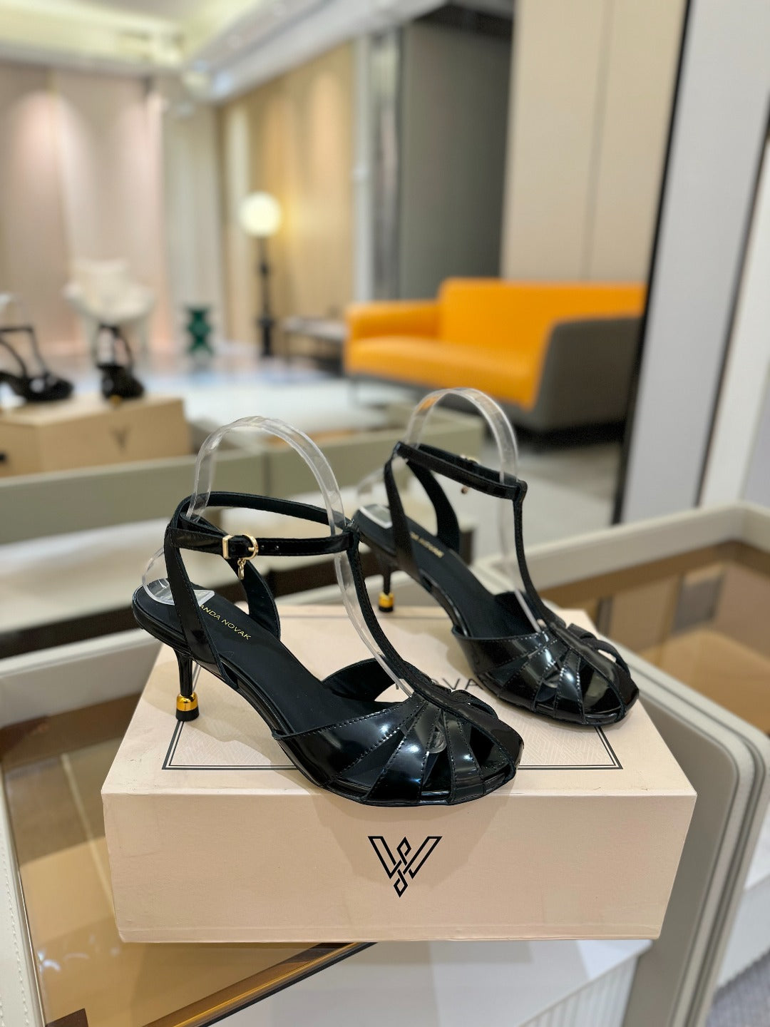 HIGH SANDALS 75 MM IN BLACK PATENT CALFSKIN - 34