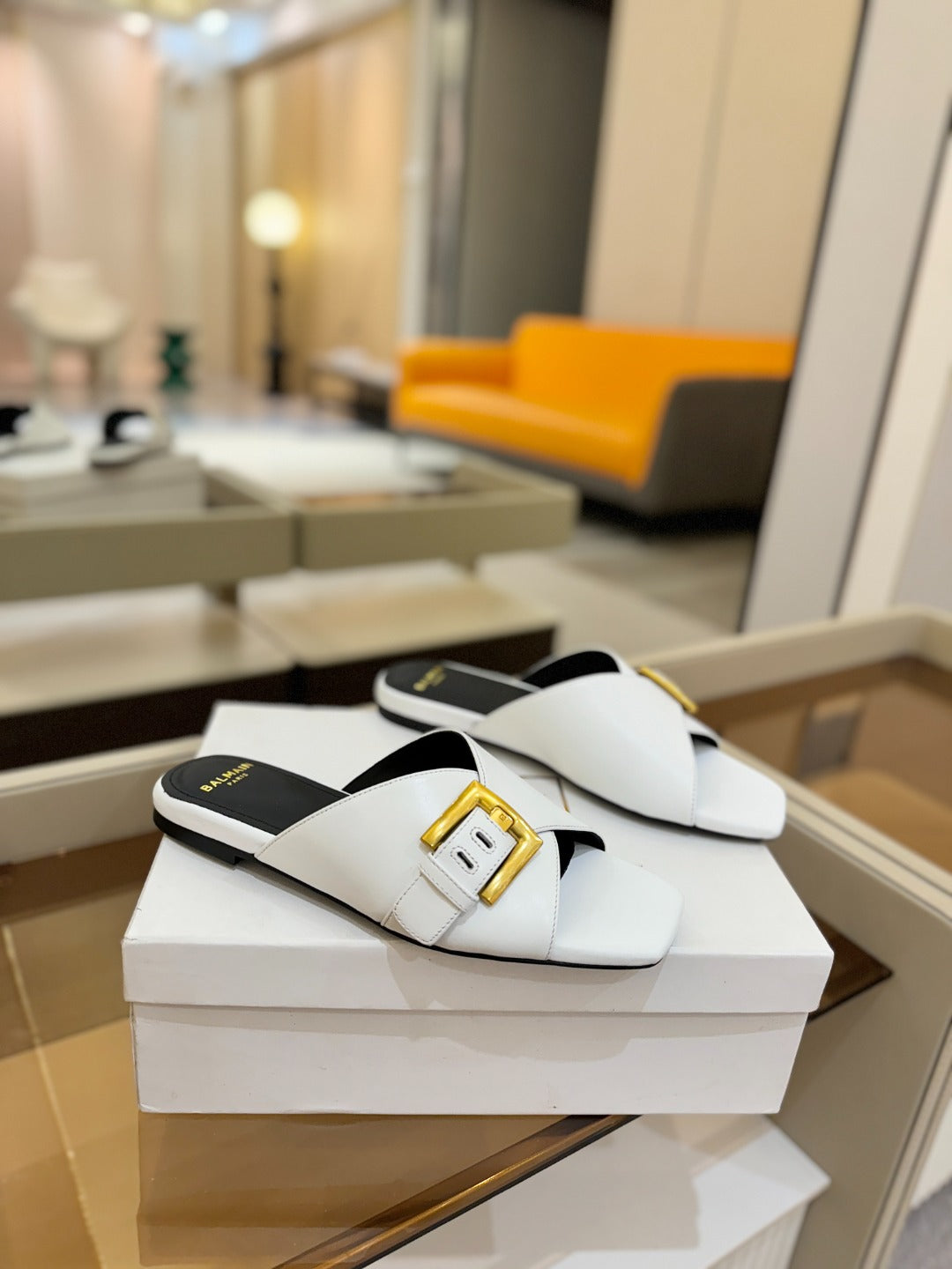 БОСОНІЖКИ BALMAIN 26S З БІЛОЇ ТЕЛЯЧОЇ ШКІРИ