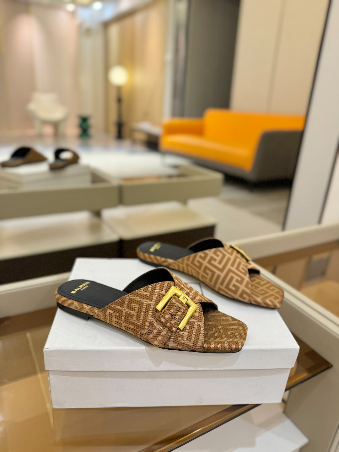 САНДАЛІ BALMAIN 26S З КОРИЧНЕВОГО ПОЛОТНА