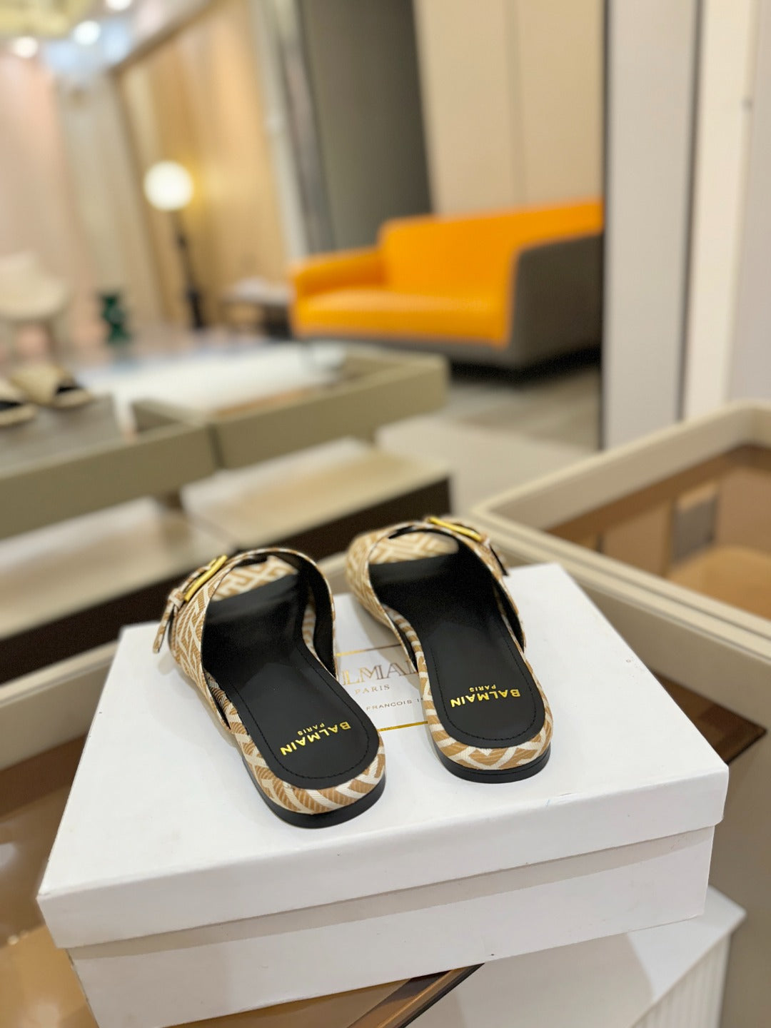 БОСОНІЖКИ BALMAIN 26S З ТЕПЛОГО БЕЖЕВОГО ТА БІЛОГО ПОЛОТНА