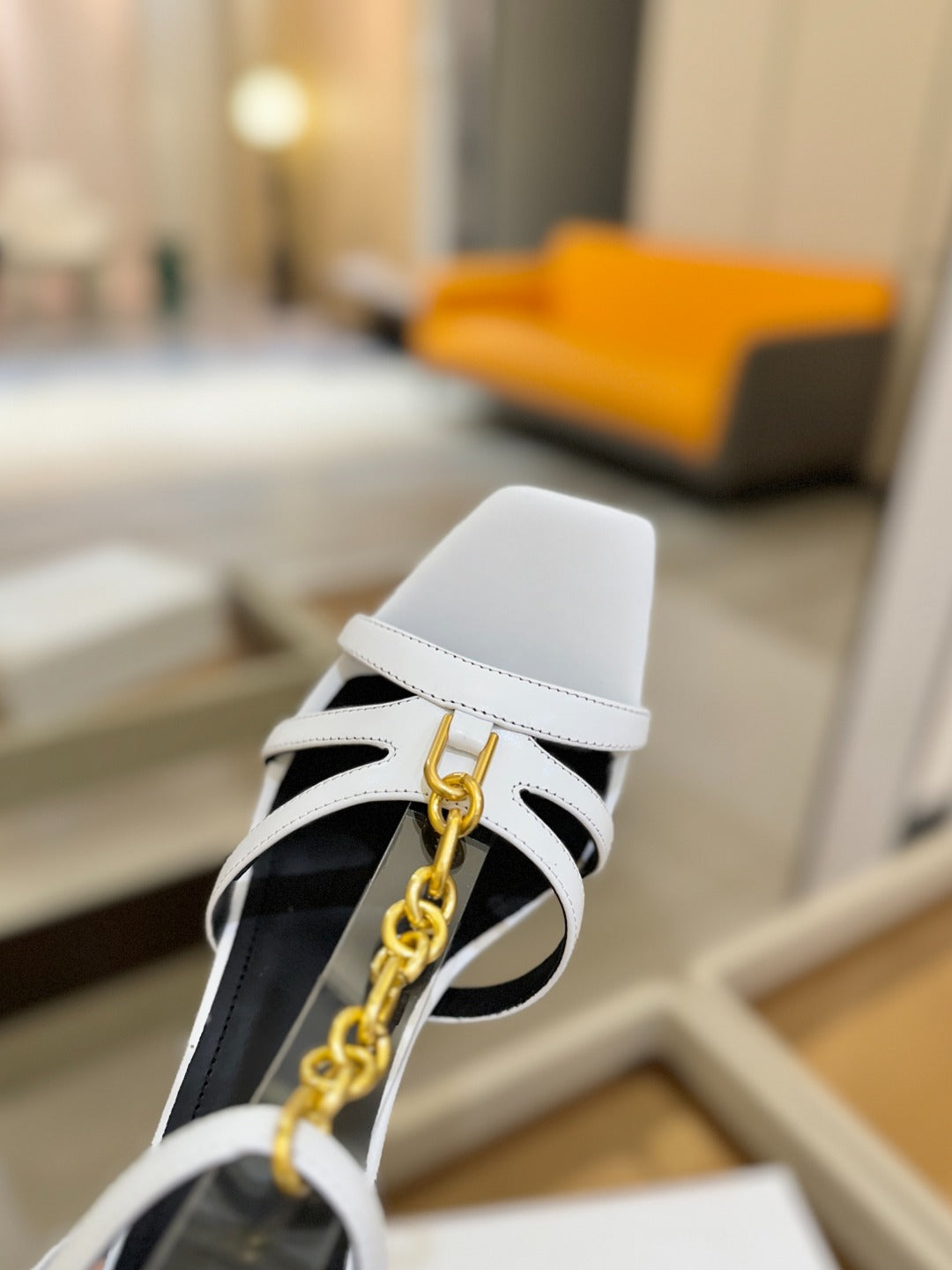 БОСОНІЖКИ BALMAIN НА ПІДБОРАХ 105 ММ З БІЛОЇ ОВЕЧОЇ ШКІРИ