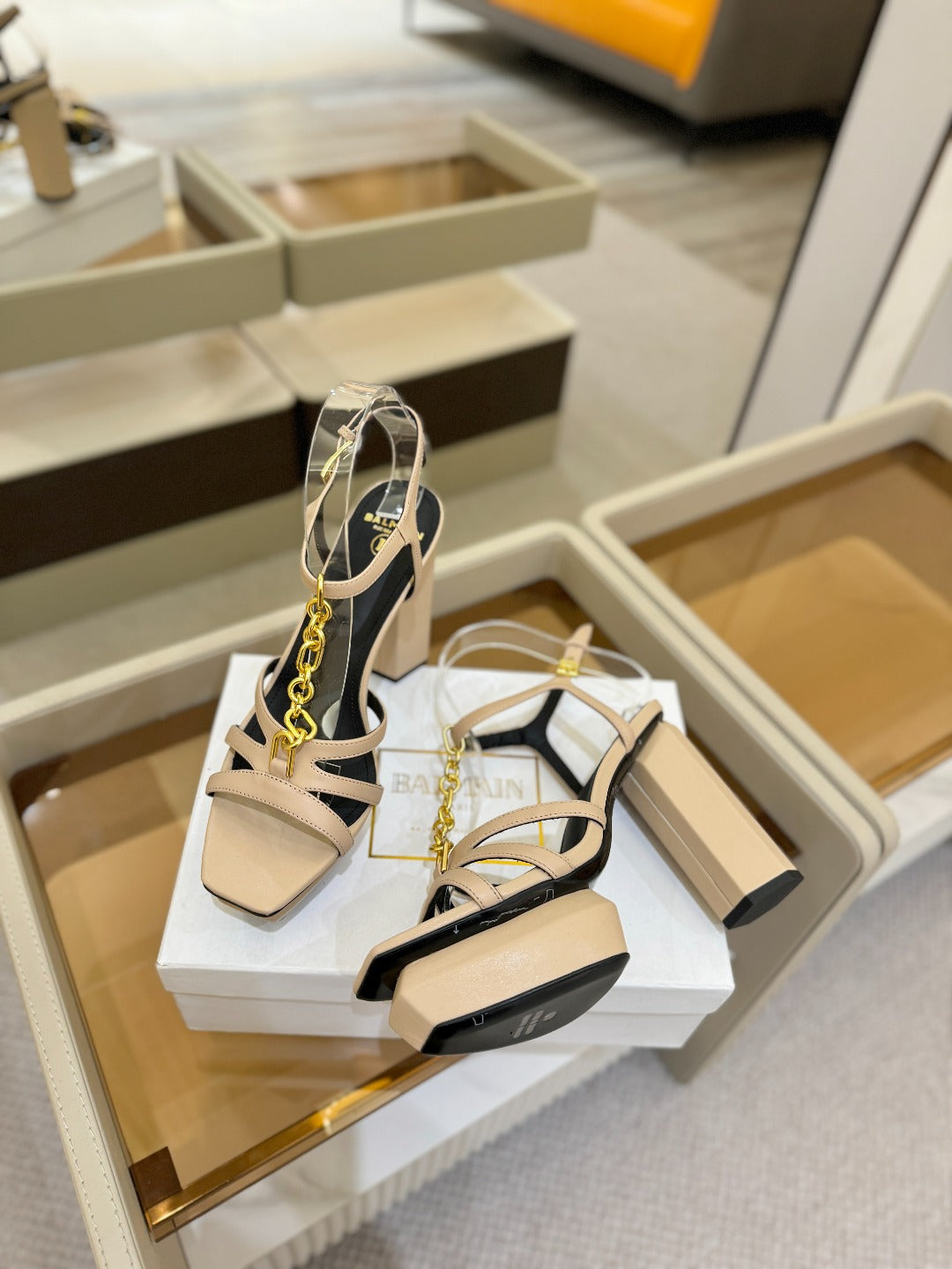 БОСОНІЖКИ BALMAIN 26S НА ПІДБОРАХ 105 ММ З БЕЖЕВОЇ ШКІРИ ЯГНЯТИ
