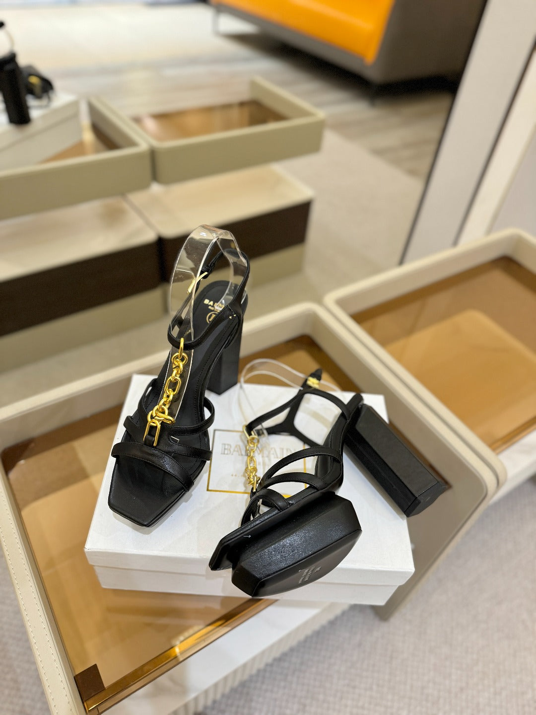 БОСОНІЖКИ BALMAIN 26S НА ПІДБОРАХ 105 ММ З ЧОРНОЇ ОВЕЧОЇ ШКІРИ