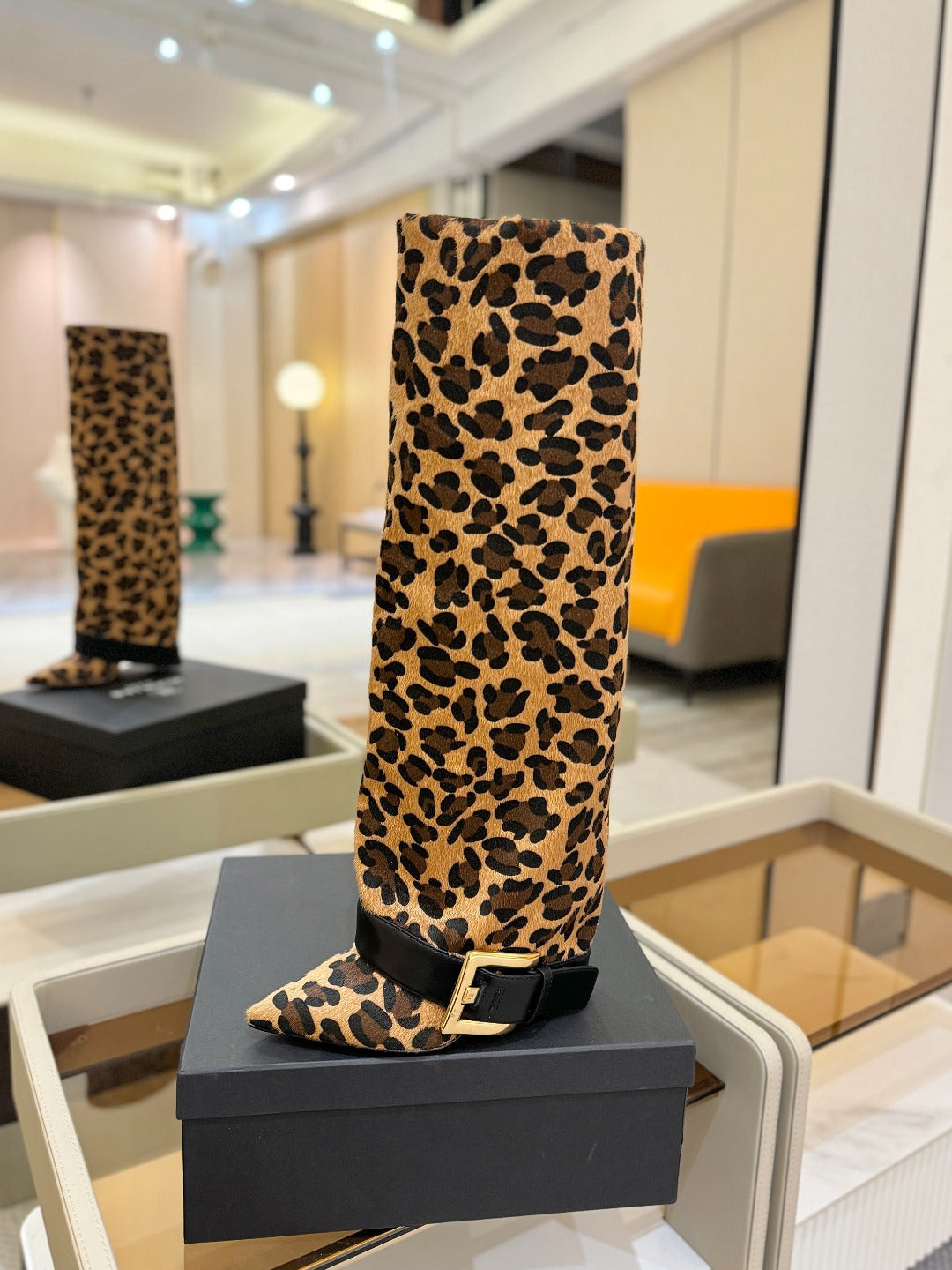 ЧОБОТИ BALMAIN 26S ВИСОКІ ДО КОЛІН 100 ММ ІЗ ВОРСУ ПОНІ З ЛЕОПАРДОВИМ ПРИНТОМ