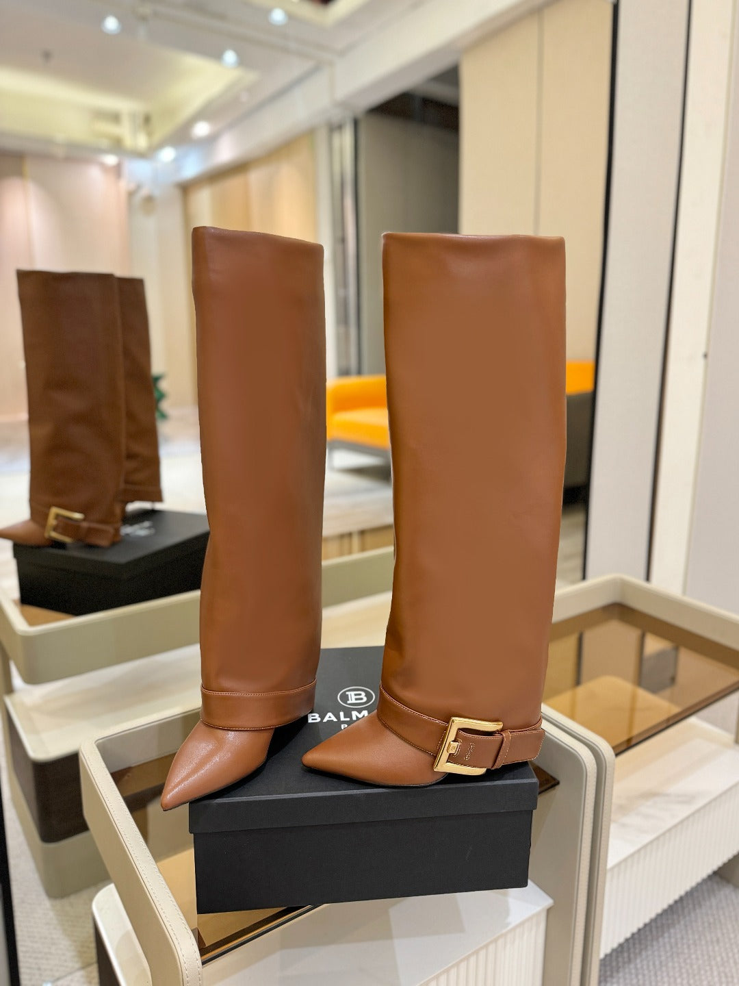 ЧОБОТИ BALMAIN 26S ВИСОКІ ДО КОЛІНА 100 ММ З КОРИЧНЕВОЇ ТЕЛЯЧОЇ ШКІРИ