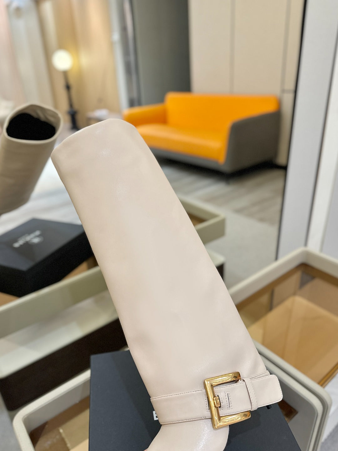 BALMAIN 26S ВИСОКІ ЧОБОТИ 100 ММ З ТЕЛЯЧОЇ ШКІРИ СВІТЛО-БЕЖЕВОГО КОЛЬОРУ