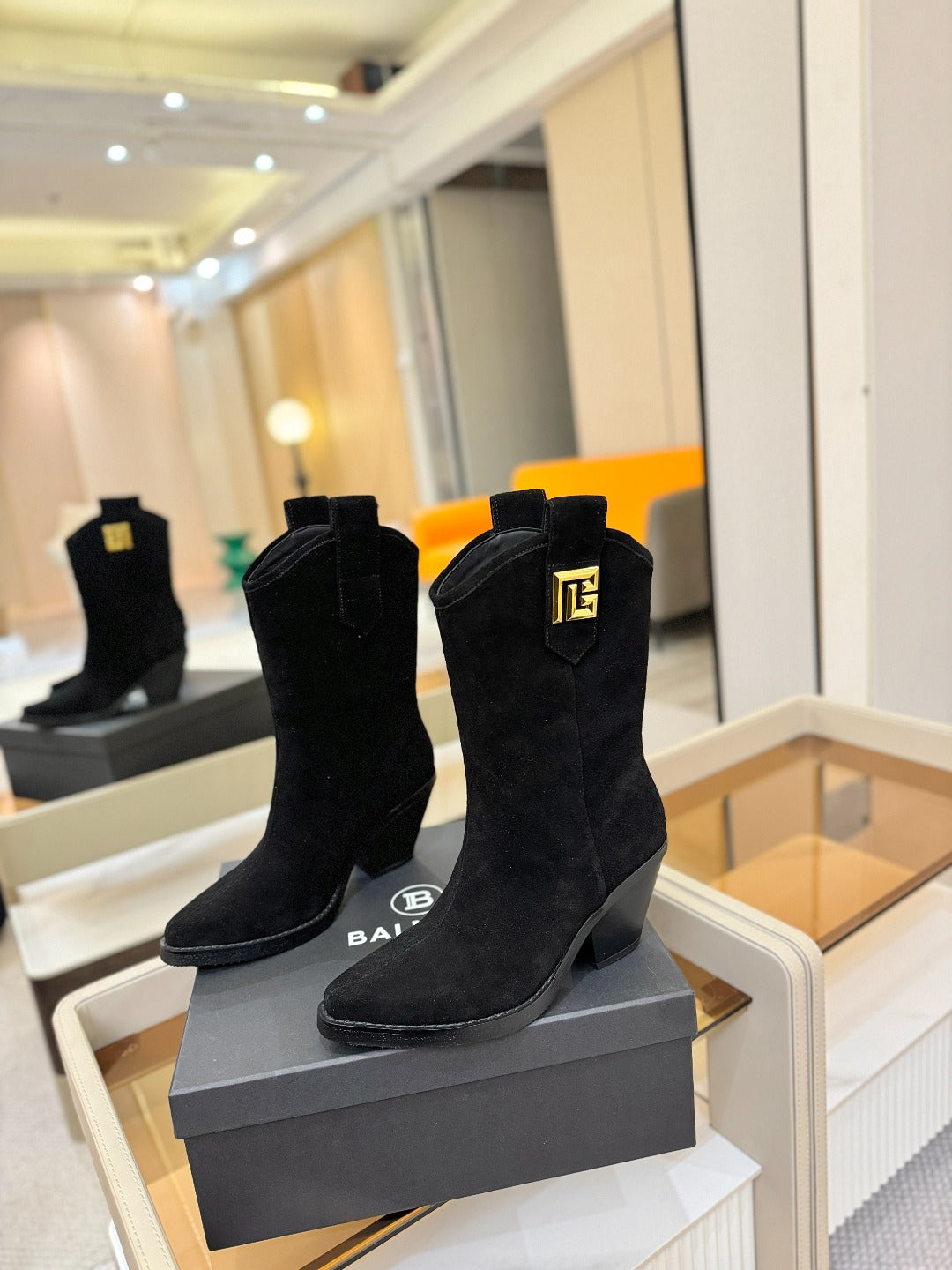 BALMAIN 26S ЧЕРЕВИКИ-КОЗАКИ 65 ММ ІЗ ЧОРНОЇ ЗАМШІ