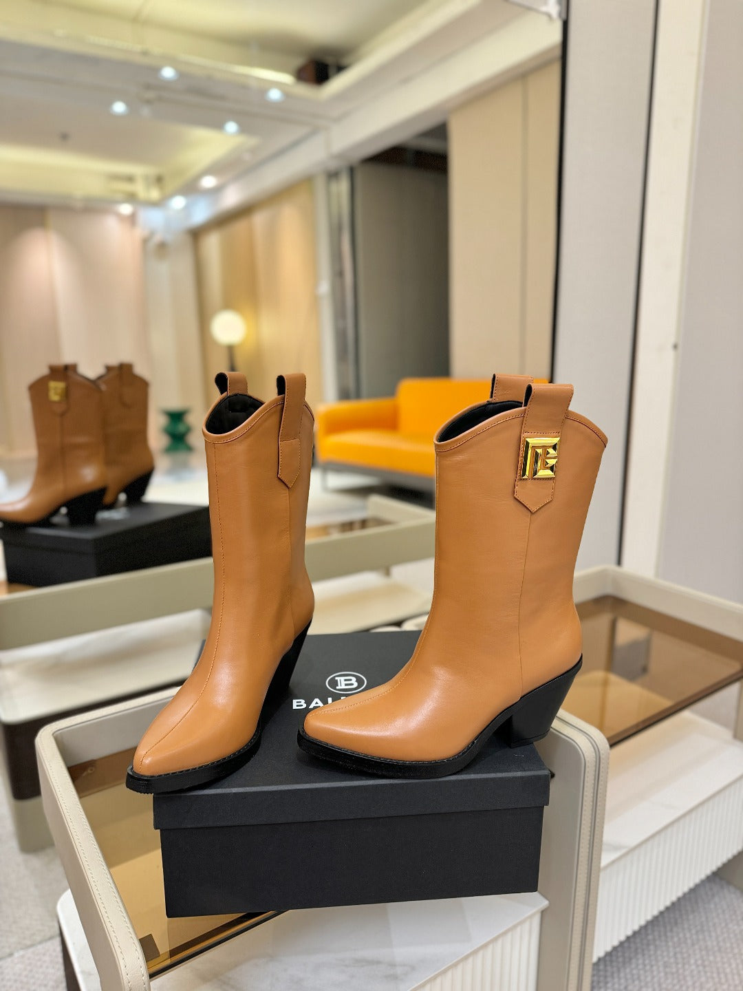 ЧЕРЕВИКИ BALMAIN 26S COWBOY ANKLE BOOTS 65 MM З КОРИЧНЕВОЇ ТЕЛЯЧОЇ ШКІРИ