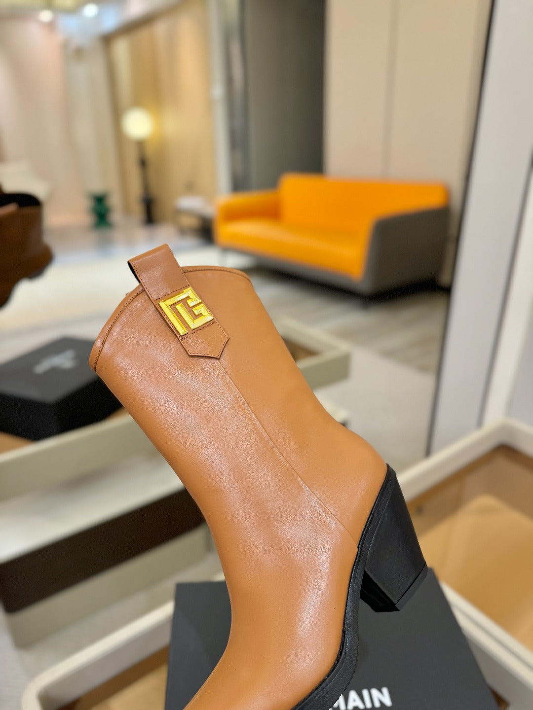 ЧЕРЕВИКИ BALMAIN 26S COWBOY ANKLE BOOTS 65 MM З КОРИЧНЕВОЇ ТЕЛЯЧОЇ ШКІРИ