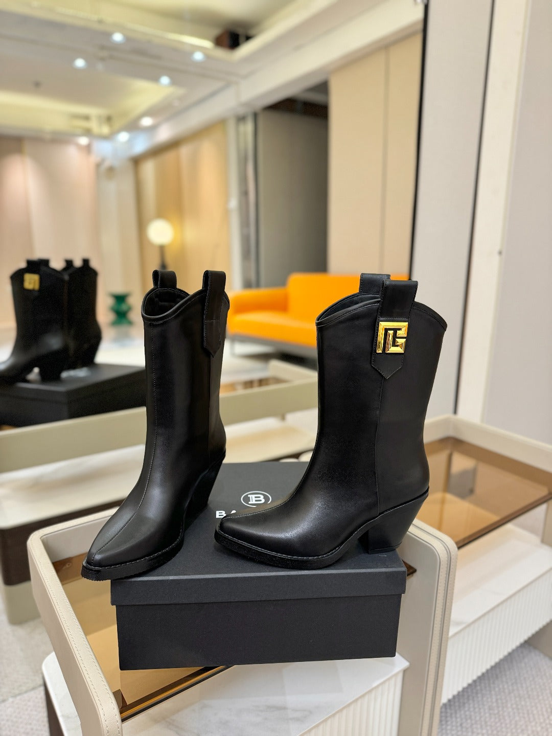 ЧЕРЕВИКИ BALMAIN 26S COWBOY ANKLE BOOTS 65 ММ З ЧОРНОЇ ТЕЛЯЧОЇ ШКІРИ