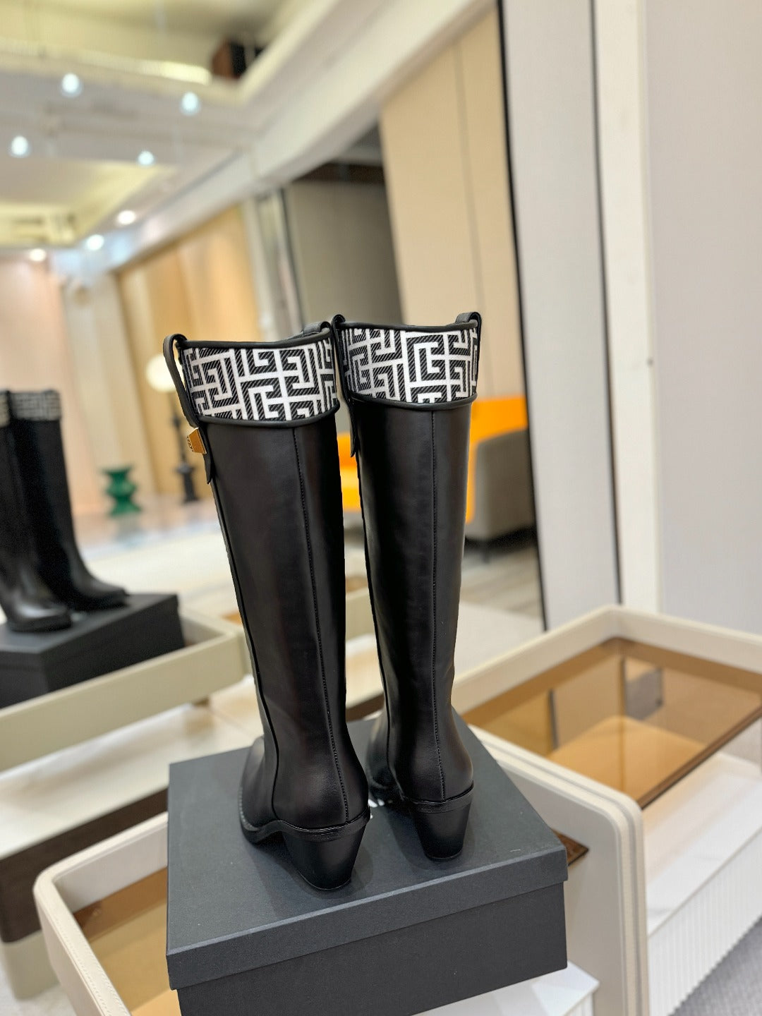 ВИСОКІ ЧОБОТИ BALMAIN 26S 65 ММ З ЧОРНОЇ ТЕЛЯЧОЇ ШКІРИ