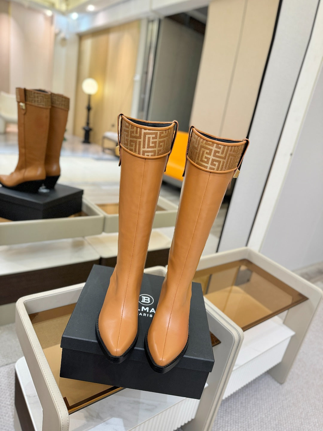 ВИСОКІ ЧОБОТИ BALMAIN 26S 65 ММ З КОРИЧНЕВОЇ ТЕЛЯЧОЇ ШКІРИ