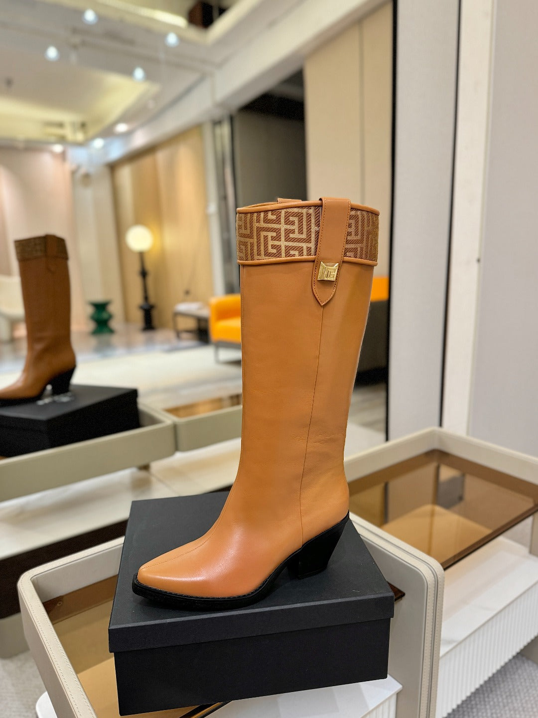 ВИСОКІ ЧОБОТИ BALMAIN 26S 65 ММ З КОРИЧНЕВОЇ ТЕЛЯЧОЇ ШКІРИ