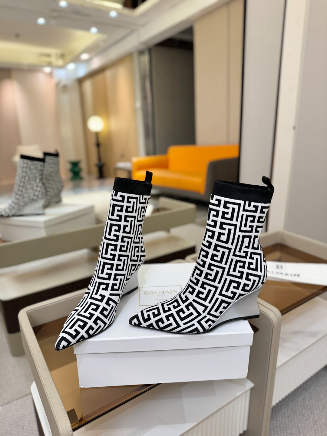 ЧЕРЕВИКИ BALMAIN 26S 75 ММ З ЧОРНО-БІЛОГО МАТЕРІАЛУ FLYKNIT