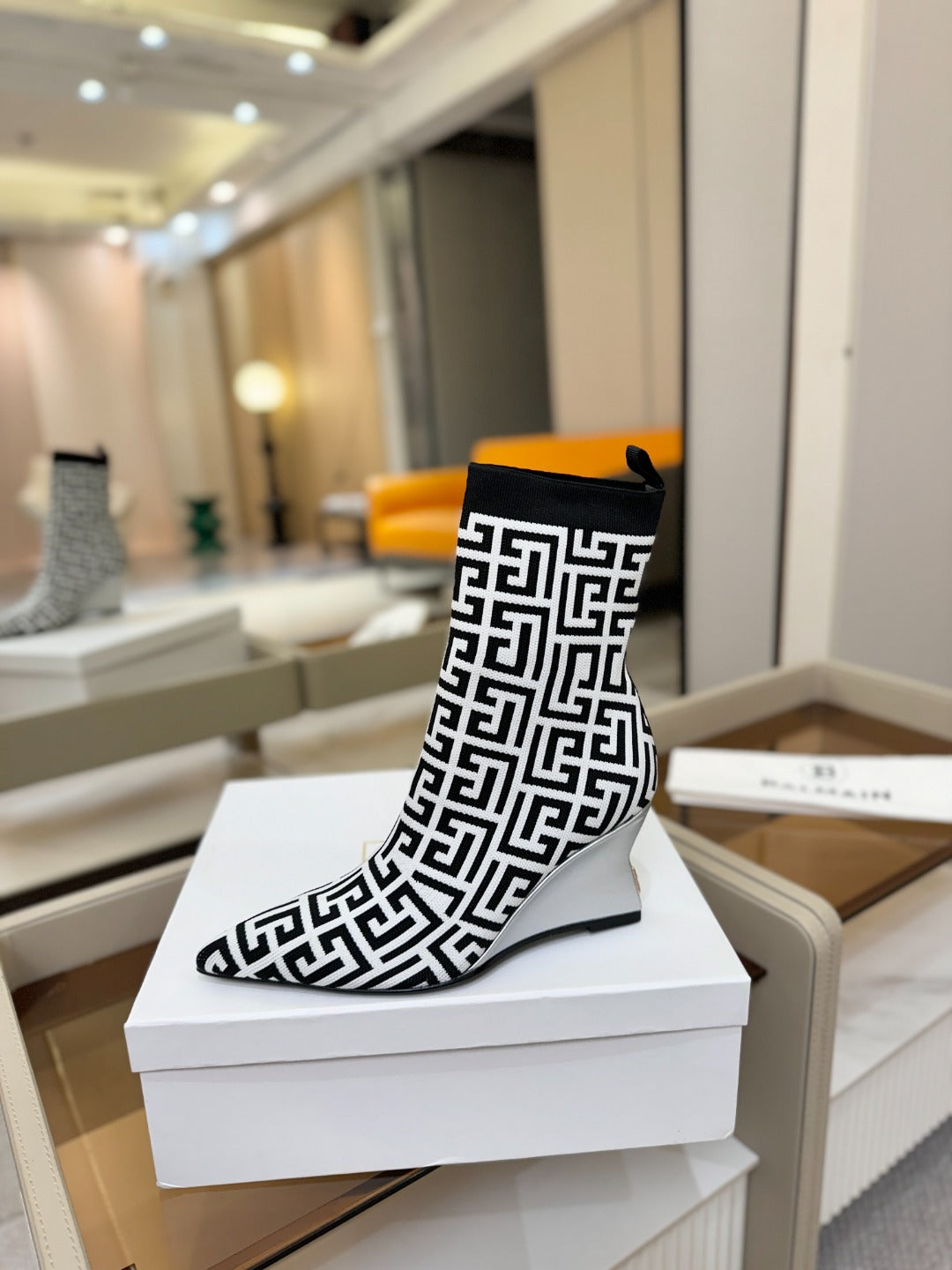 ЧЕРЕВИКИ BALMAIN 26S 75 ММ З ЧОРНО-БІЛОГО МАТЕРІАЛУ FLYKNIT