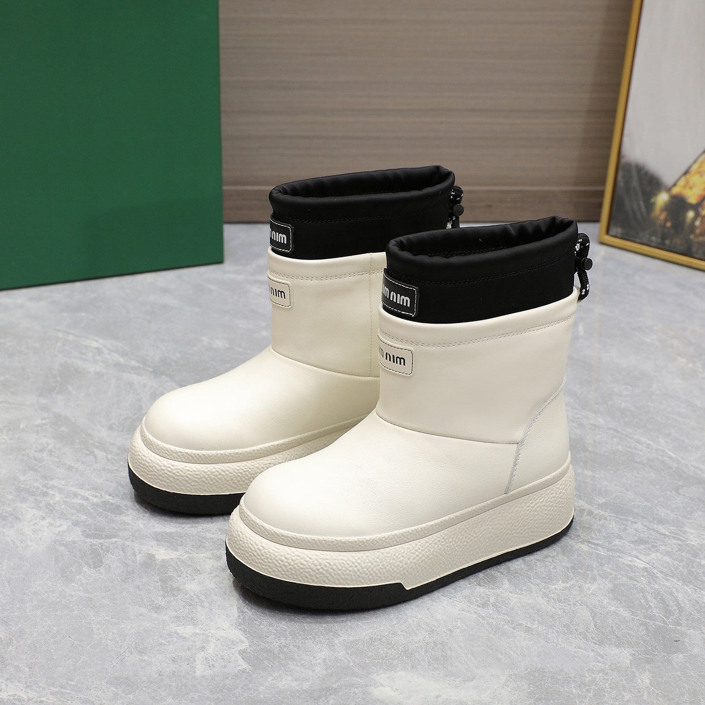 THICK-SOLED SNOW BOOTS IN WHITE CALFSKIN MIX BLACK NYLON - 35
