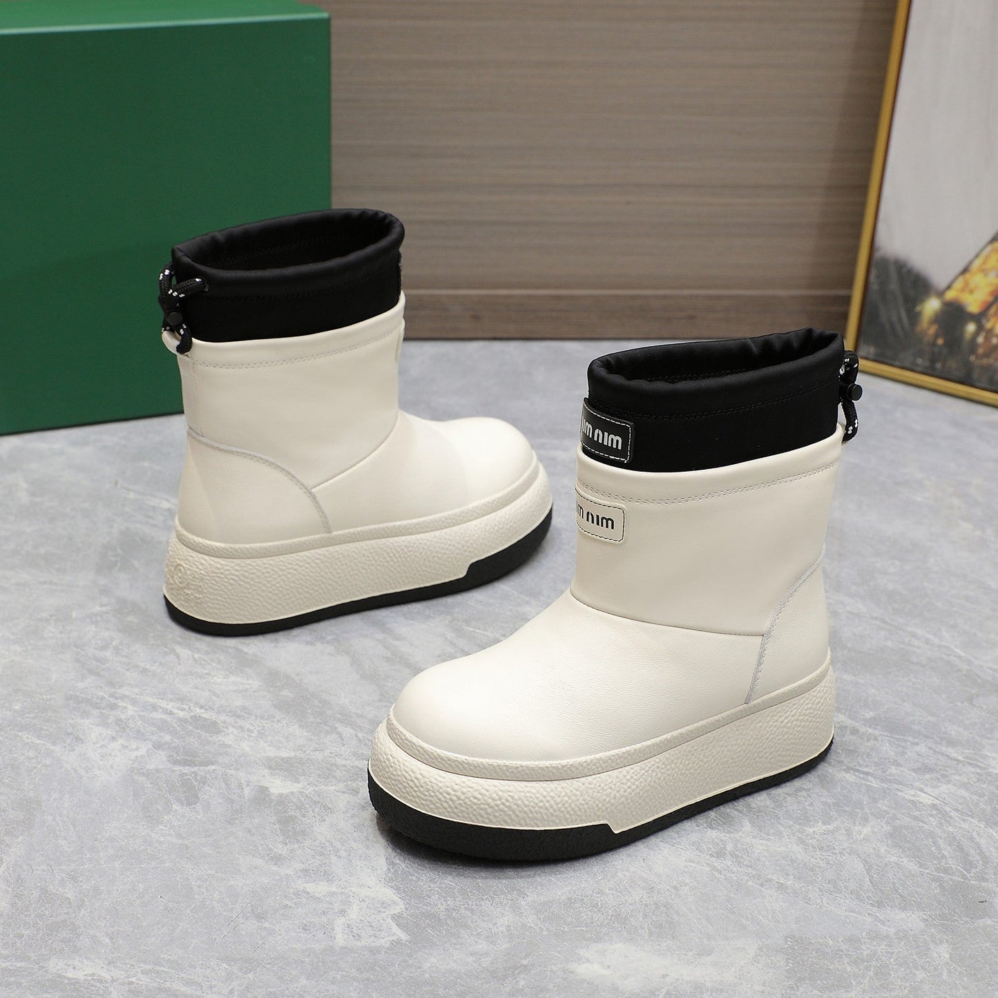 THICK-SOLED SNOW BOOTS IN WHITE CALFSKIN MIX BLACK NYLON - 35