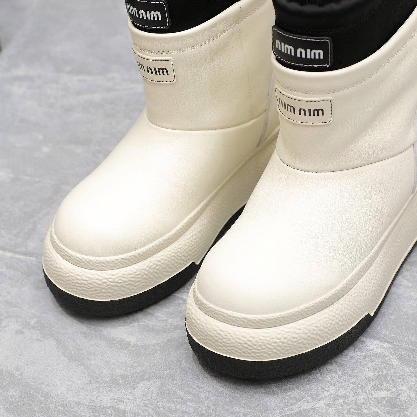 THICK-SOLED SNOW BOOTS IN WHITE CALFSKIN MIX BLACK NYLON - 35
