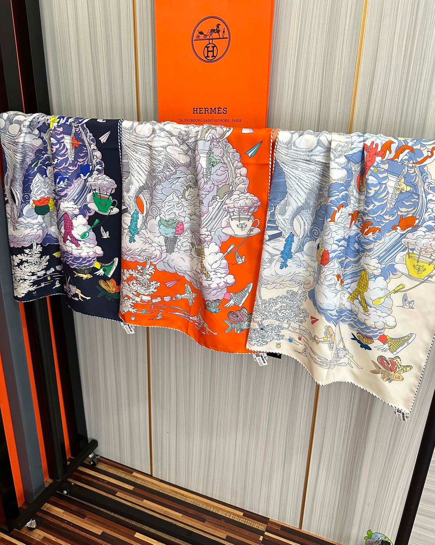 HERMES 25S SCARF 90 IN SILK 724702