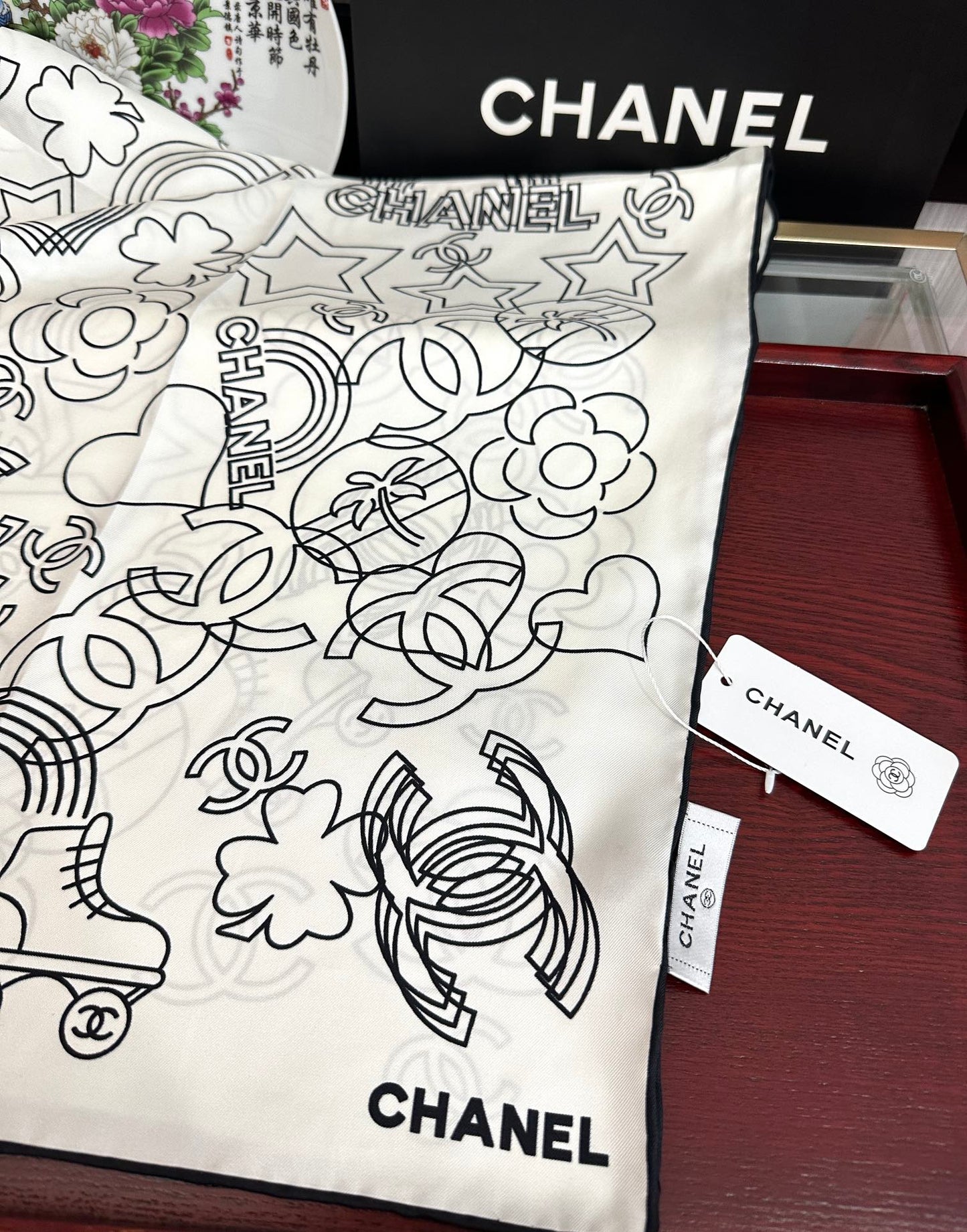 CHANEL 25S SCARF 90 IN SILK 738437