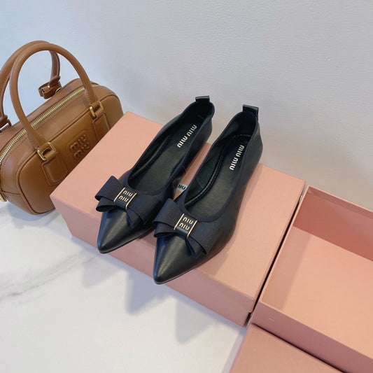 Балетки MIUMIU 26S з чорної телячої шкіри з бантом