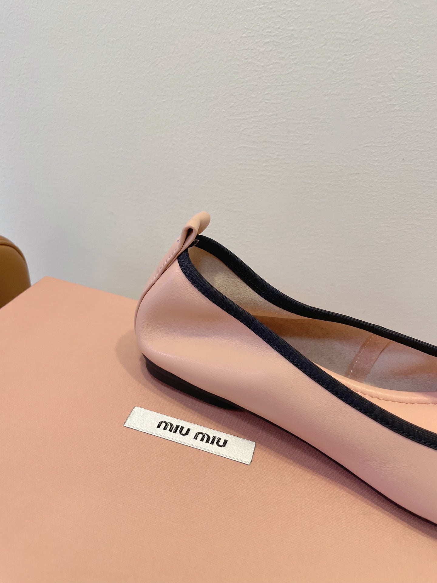 Балетки MIUMIU 26S зі світло-рожевої телячої шкіри з бантом