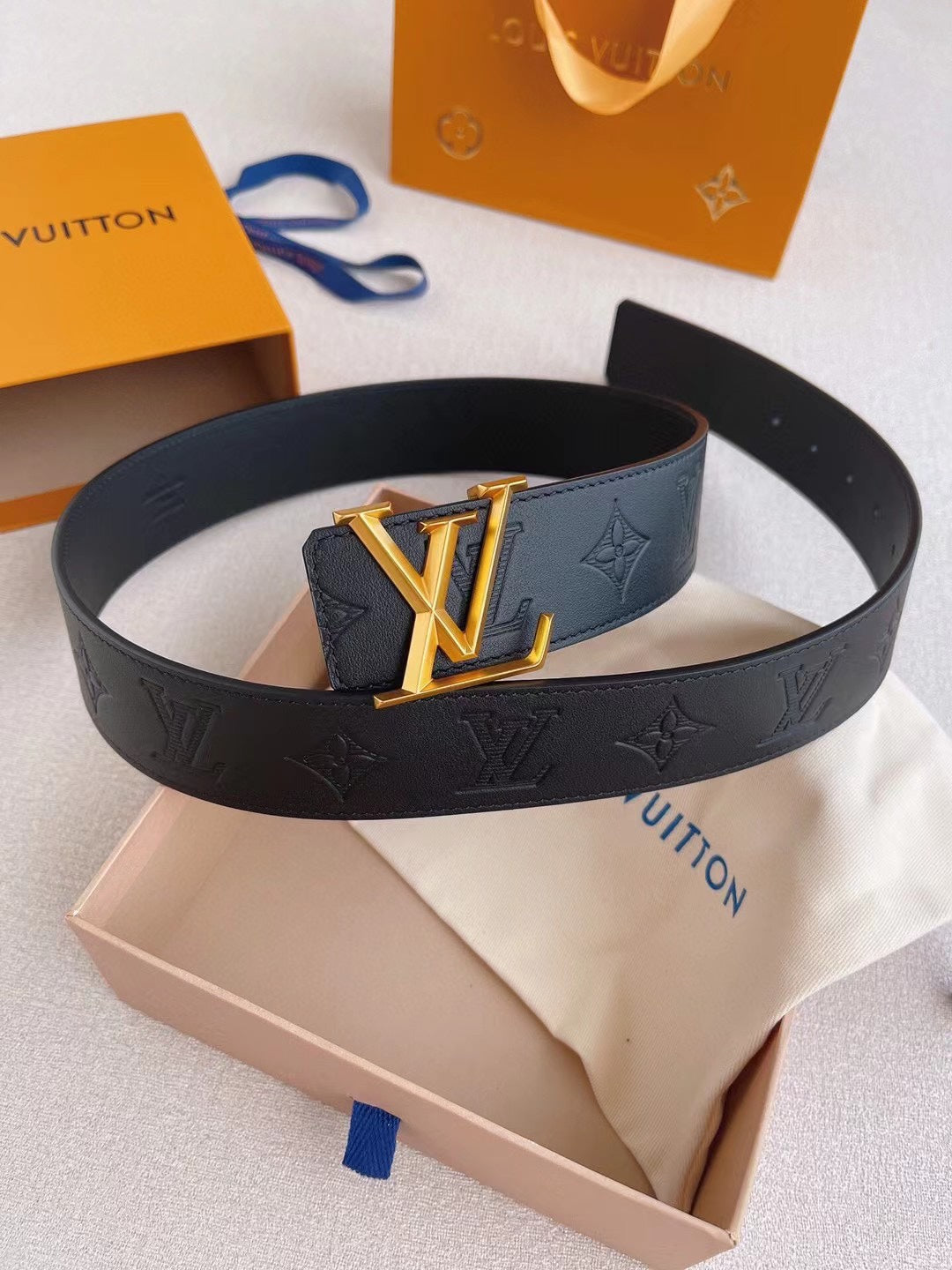 LV 25S BELT 40 MM IN BLACK CALFSKIN 593216 - 26-28