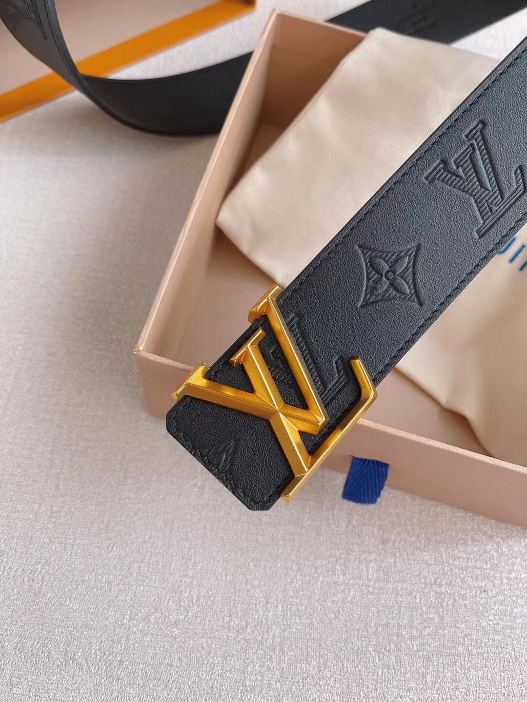LV 25S BELT 40 MM IN BLACK CALFSKIN 593216 - 26-28
