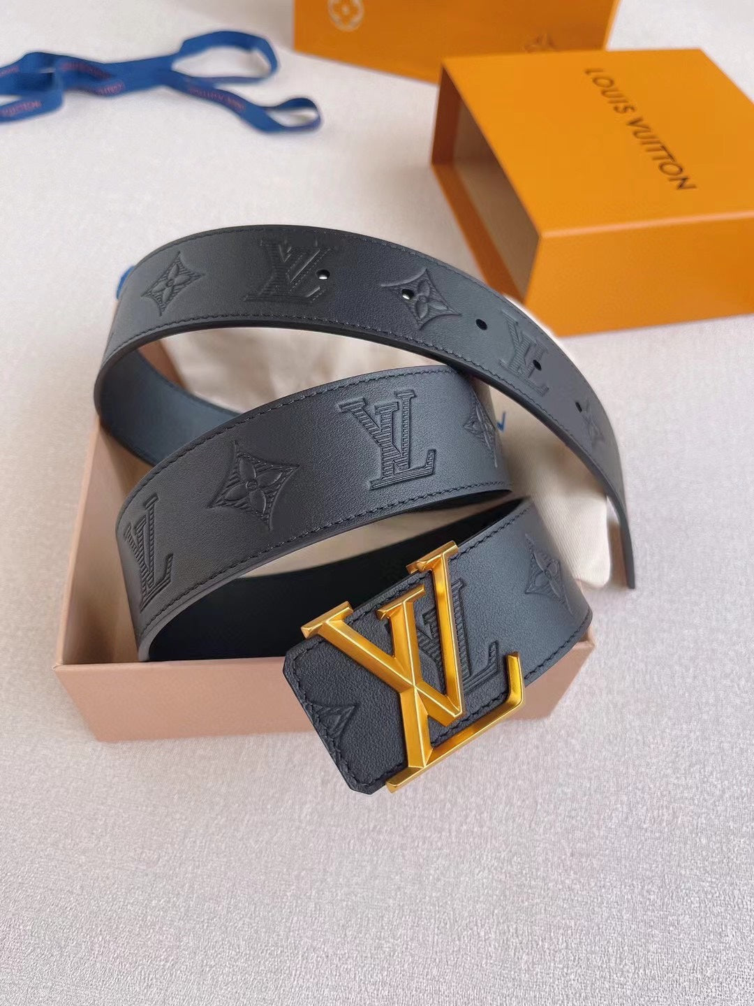 LV 25S BELT 40 MM IN BLACK CALFSKIN 593216 - 26-28