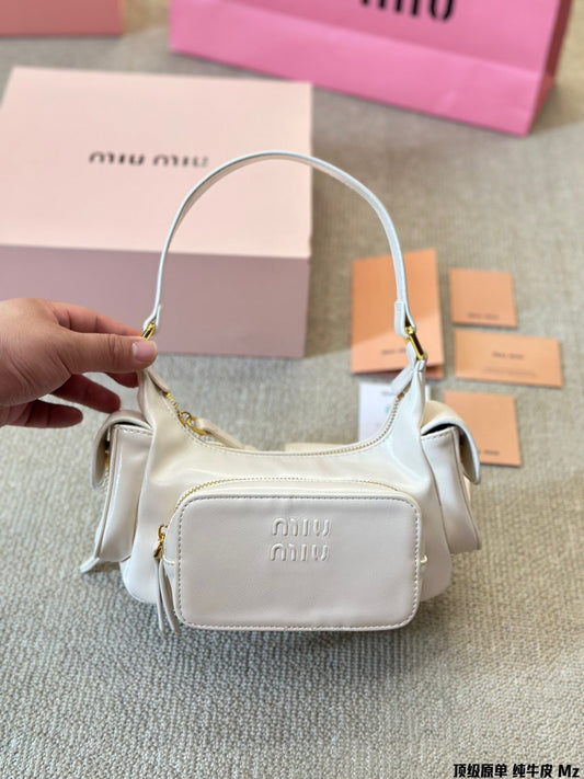 СУМКА PUCKT BAG 27 З БІЛОЇ ТЕЛЯЧОЇ ШКІРИ