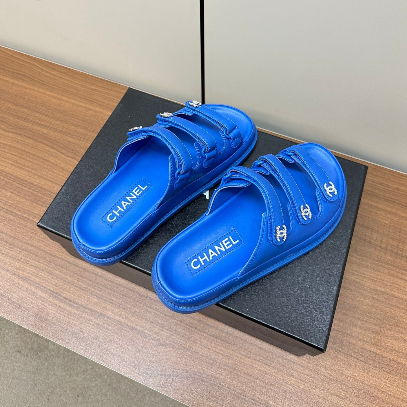 dad sandals blue 3 rows lambskin mules - 35