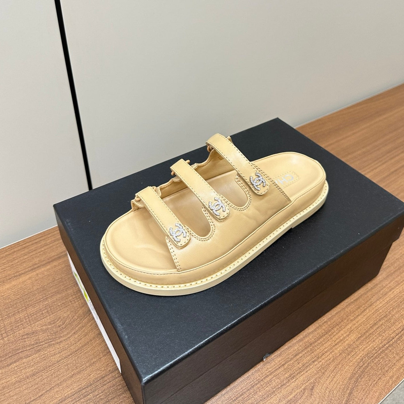 dad sandals cream 3 rows lambskin mules - 35