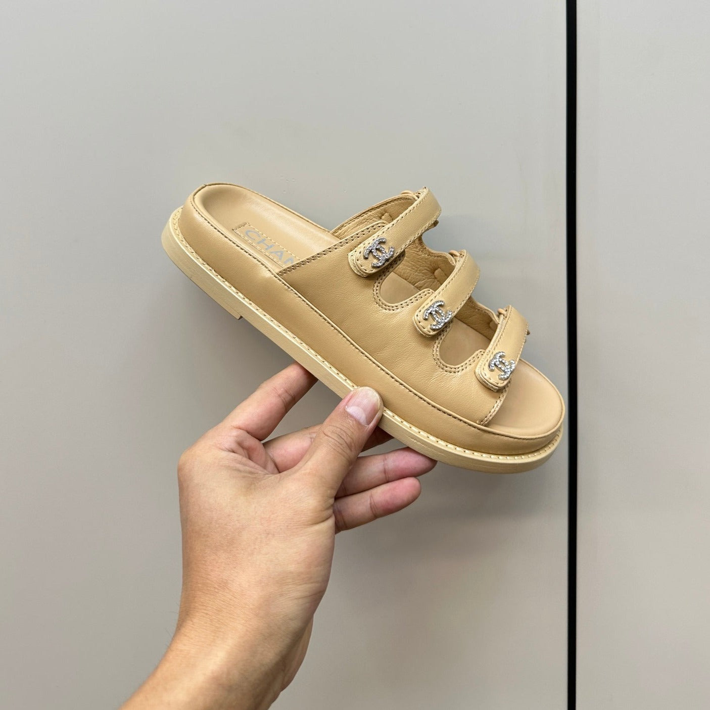 dad sandals cream 3 rows lambskin mules - 35