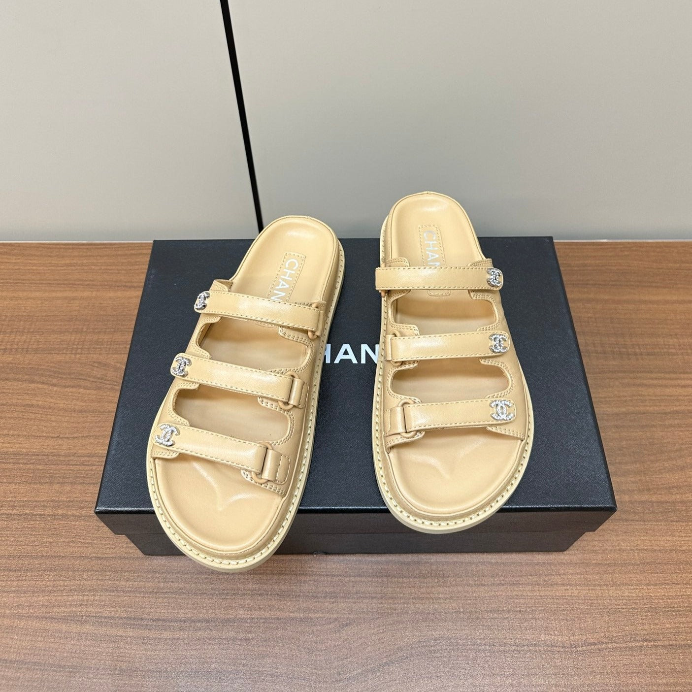 dad sandals cream 3 rows lambskin mules - 35