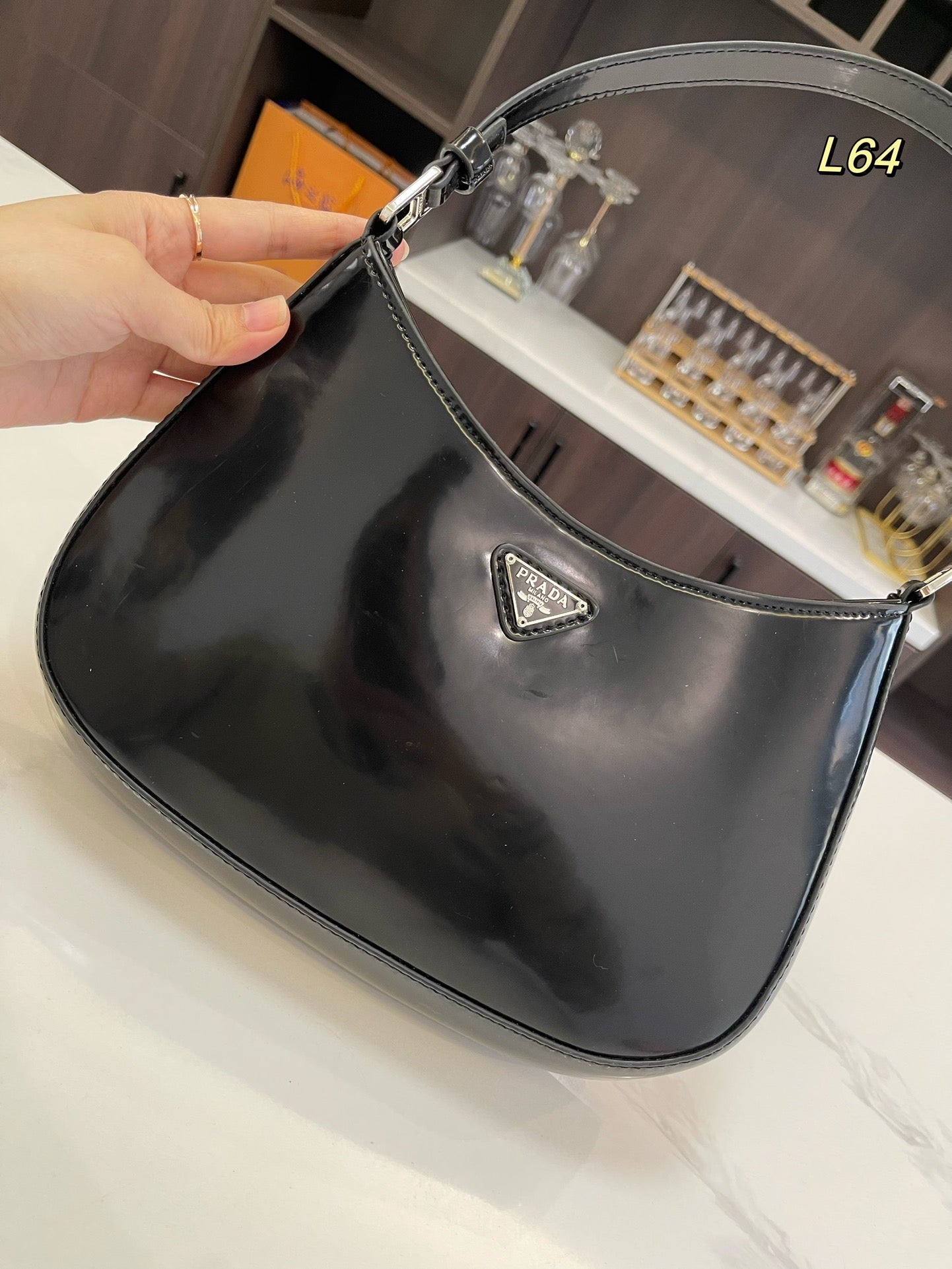 PRA 30 CLEO SHOULDER BAG IN BLACK BRUSHED LEATHER
