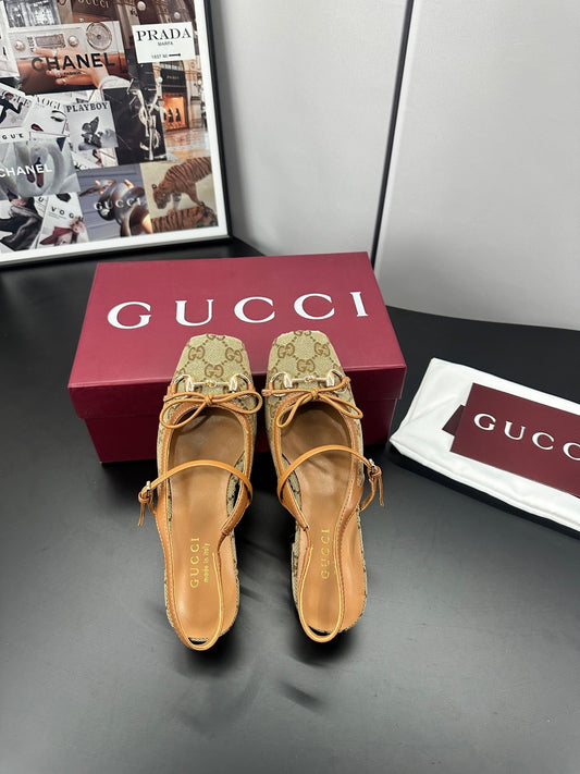 GUCCI 26S СЛІНГБЕКИ 25 ММ З ТЕМНО-БЕЖЕВОГО ПОЛОТНА