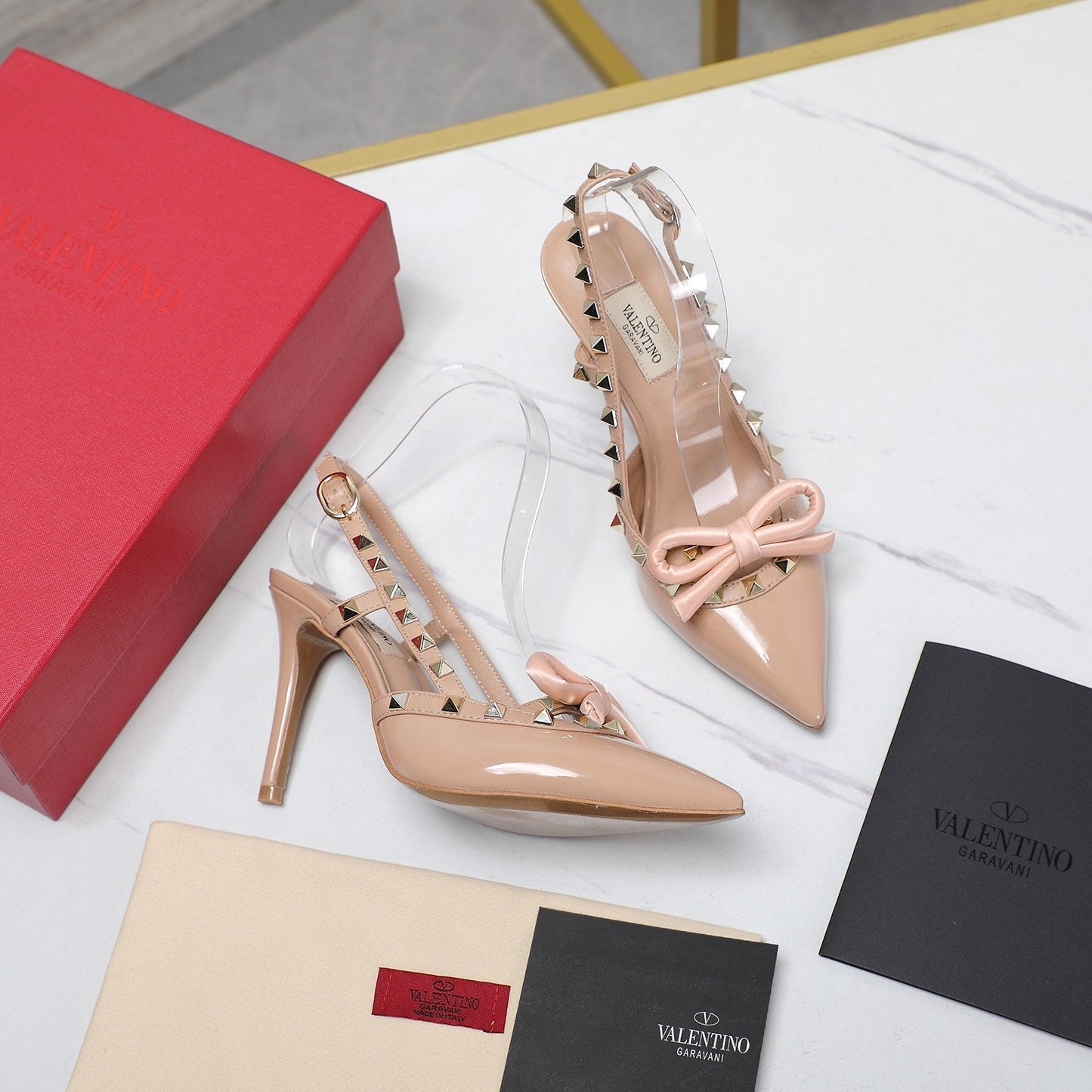 ROCKSTUD BOW SLINGBACK NUDE TAN PATENT LEATHER PUMP 95MM - 35