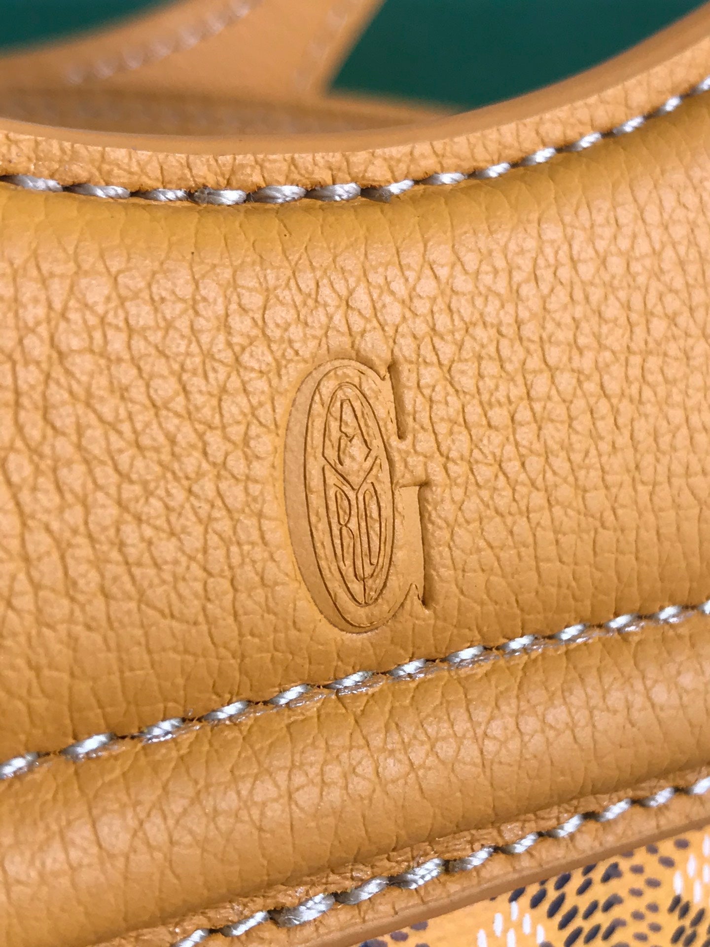 GOYA 26S BELUGA MINI BAG 23MM IN HONEY YELLOW GOYARDINE CANVAS AND CALFSKIN